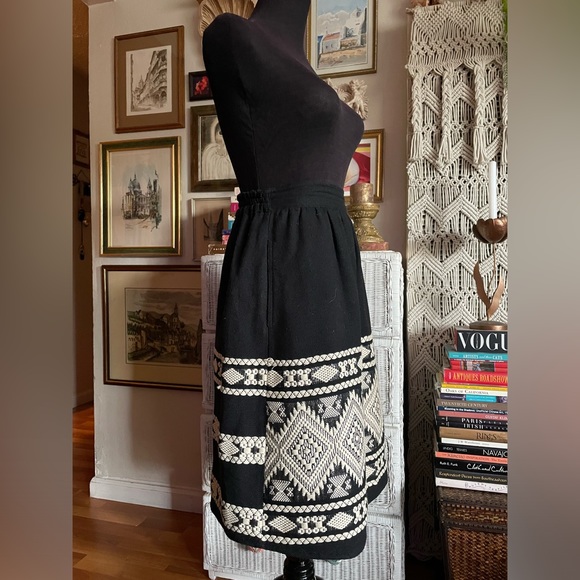 5 for $35 Ethnic pattern skirt - Picture 5 of 12